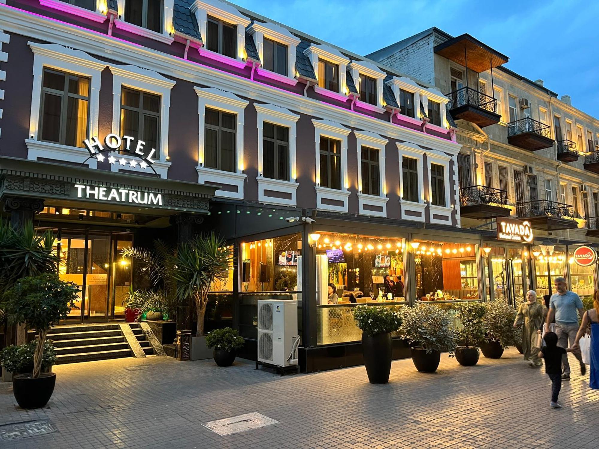 Theatrum Hotel Baku Exteriör bild Theatrium Hotel